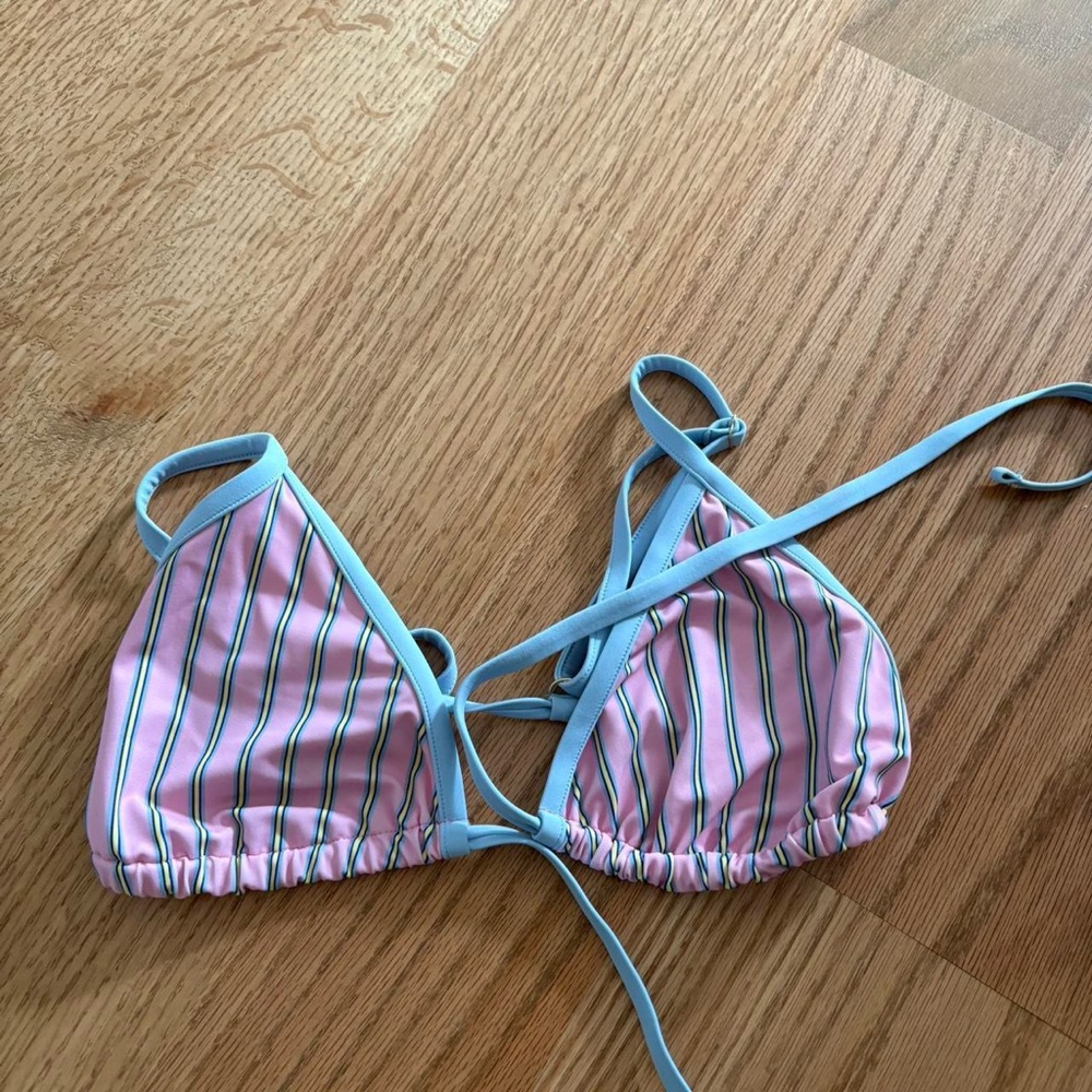 Frankie’s bikinis top